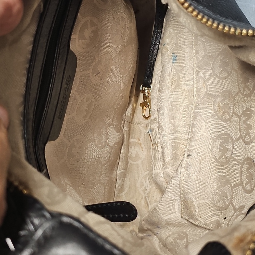MICHAEL KORS PEBBLED LEATHER HOBO BAG BFPM-08-160 - Picture 6 of 12